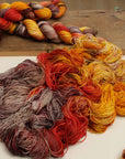 Pfad durch´s Feuerlaub - Monatsfärbung Oktober 2026