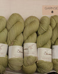 Semilla Sets mit Naturfarben gefärbt